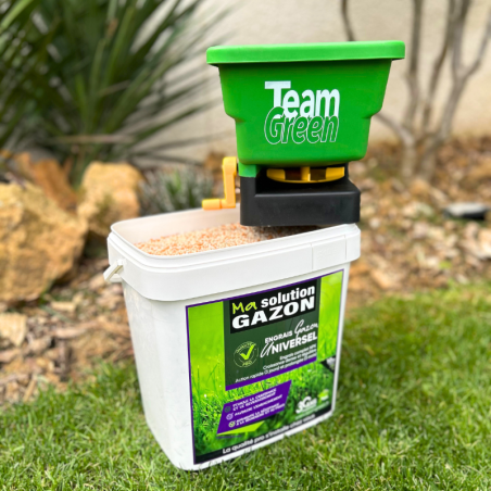 Engrais universel Team-Way et épandeur.